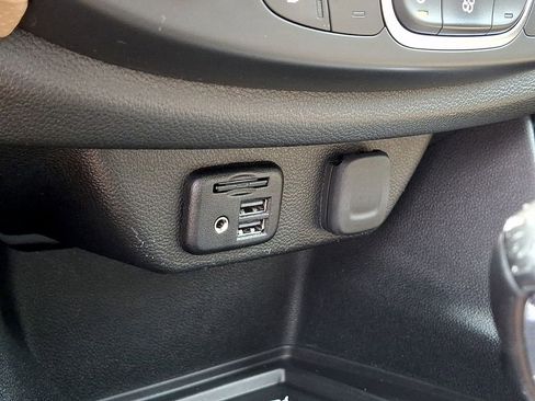 Certified 2022 Chevrolet Traverse Premier FWD image 26