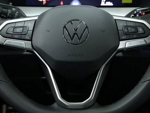 New 2026 Volkswagen Tiguan SE R-Line AWD/4WD image 14