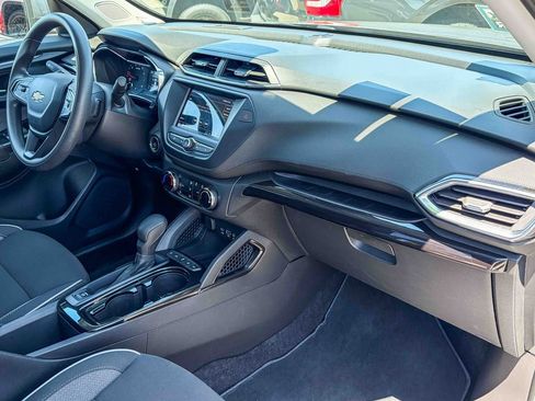 Used 2023 Chevrolet TrailBlazer LT AWD/4WD image 34