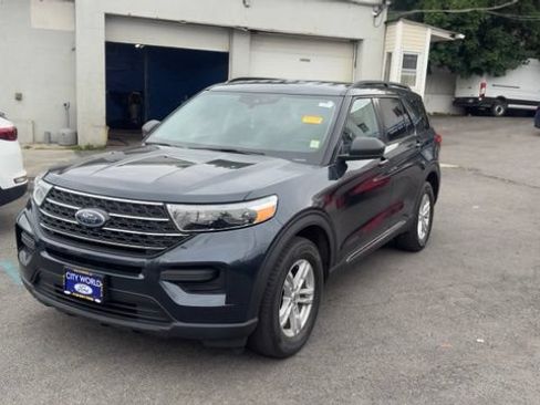 Certified 2022 Ford Explorer XLT AWD/4WD image 1