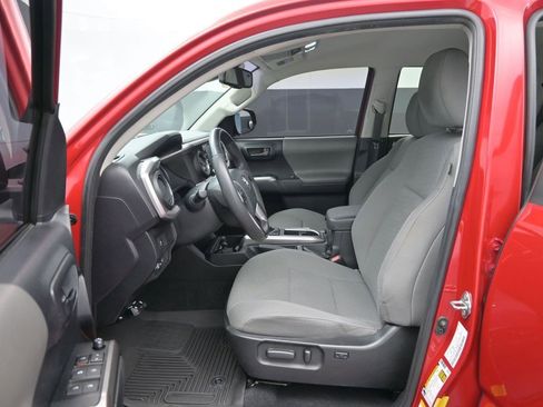 Used 2020 Toyota Tacoma SR5 image 10