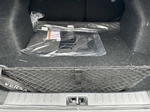 New 2025 Nissan Versa SR w/ Trunk Package image 18