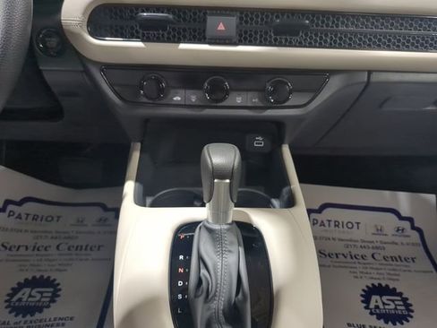 New 2025 Honda HR-V LX image 11
