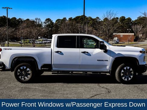 Used 2024 Chevrolet Silverado 2500 Custom image 9