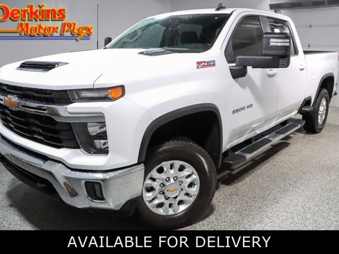 Used 2024 Chevrolet Silverado 2500 LT AWD/4WD image 1