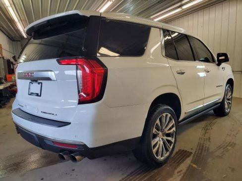 Used 2021 GMC Yukon Denali w/ Denali Premium Package image 3