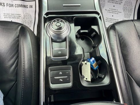 Used 2020 Ford Edge Titanium FWD image 36