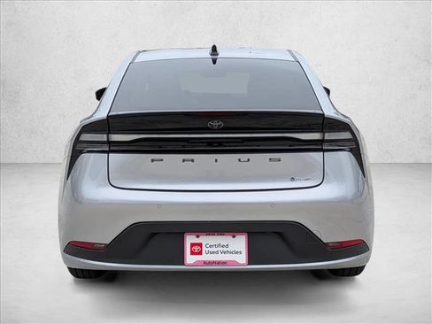 Used 2026 Toyota Prius SE image 7