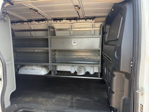 Used 2021 Chevrolet Express 3500 w/ Driver Convenience Package RWD image 17