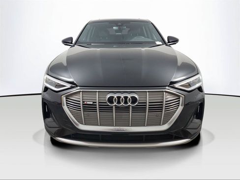 Used 2023 Audi e-tron Premium Plus w/ Premium Plus Package AWD/4WD image 2