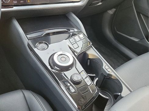 Used 2024 Kia Sportage EX w/ EX Premium Package image 17