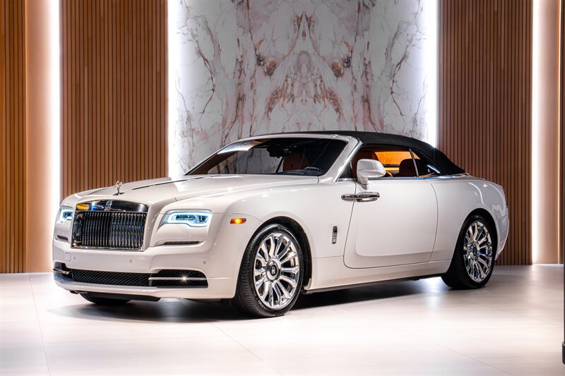 Used 2021 Rolls-Royce Dawn RWD image 4