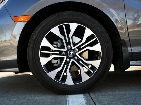 Used 2025 Honda Odyssey Elite image 14