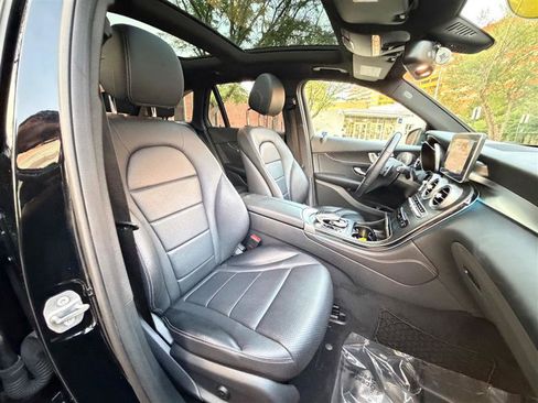 Used 2017 Mercedes-Benz GLC 300 4MATIC image 38