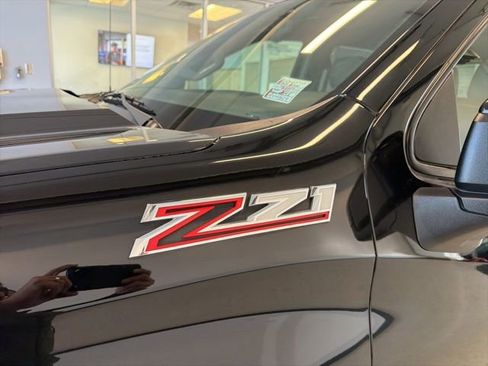 Used 2021 Chevrolet Silverado 1500 LT Trail Boss w/ Convenience Package II image 10