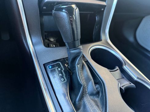 Used 2016 Toyota Camry SE w/ Moonroof Package FWD image 28
