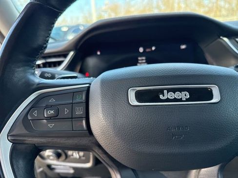 Used 2022 Jeep Grand Cherokee Limited image 37