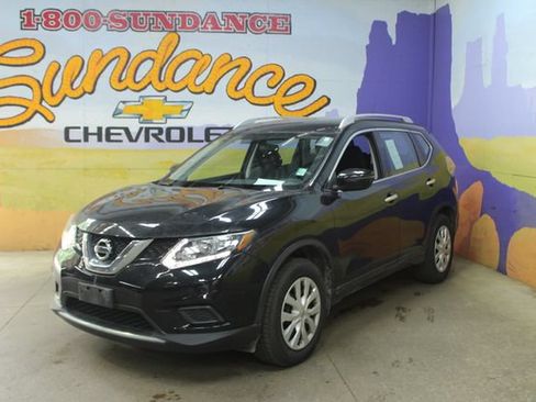Used 2016 Nissan Rogue S FWD image 2