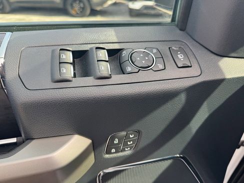 Used 2022 Ford F250 Lariat w/ Lariat Ultimate Package image 25