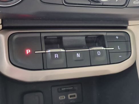 Used 2022 GMC Acadia Denali w/ Denali Technology Package FWD image 32