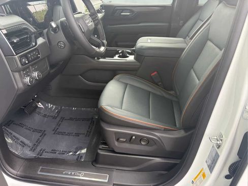 Used 2026 GMC Yukon XL AT4 AWD/4WD image 8