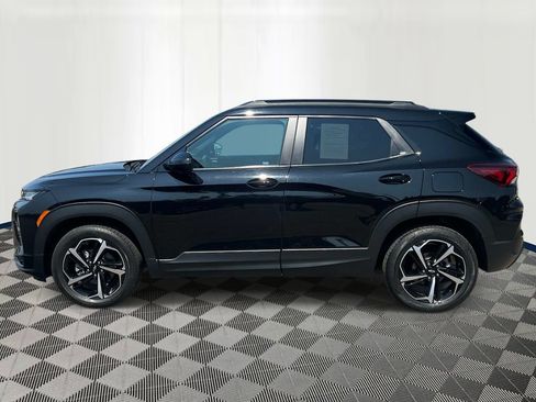 Used 2023 Chevrolet TrailBlazer RS w/ Sun and Liftgate Package AWD/4WD image 2
