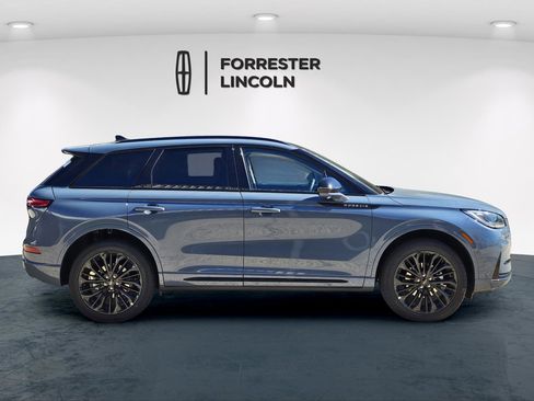 New 2026 Lincoln Corsair Premiere image 2