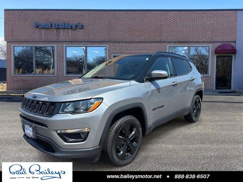 Used 2020 Jeep Compass Latitude image 1