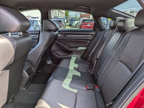 Used 2019 Honda Accord Sport image 14