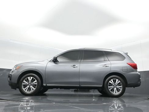 Used 2020 Nissan Pathfinder SV image 14