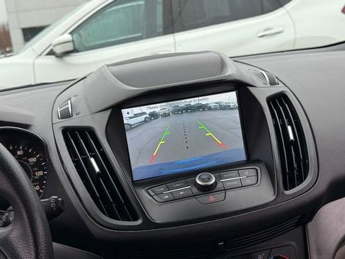 Certified 2019 Ford Escape SE image 4