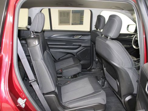 Used 2023 Jeep Grand Cherokee L Laredo image 31