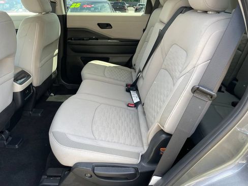 Certified 2024 Nissan Pathfinder SV w/ Black Appearance Package AWD/4WD image 7