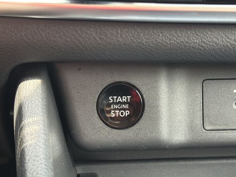 Used 2025 Nissan Rogue SV w/ SV Premium Package FWD image 12