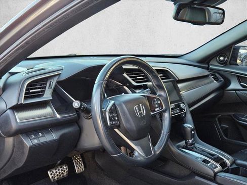 Used 2018 Honda Civic Sport Touring image 9