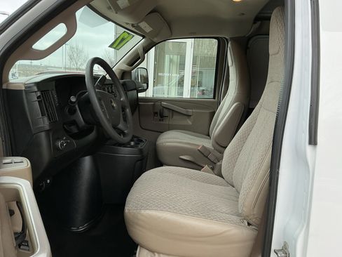 Used 2017 Chevrolet Express 2500 image 7