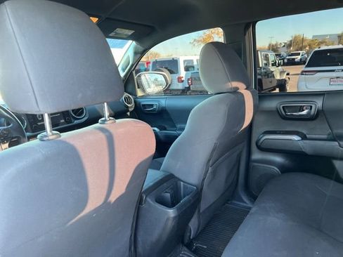 Used 2019 Toyota Tacoma TRD Off-Road image 23