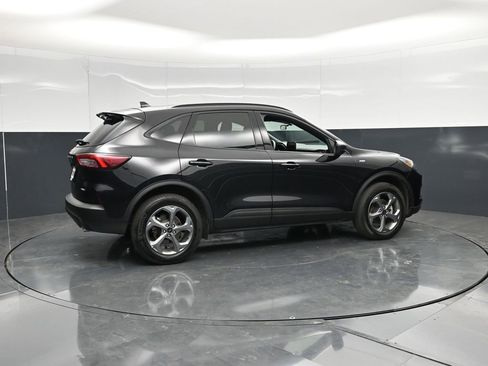 Certified 2025 Ford Escape ST-Line AWD/4WD image 2