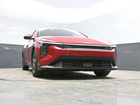 Used 2025 Kia K4 LXS image 29
