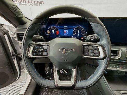 Used 2025 Ford Mustang GT Premium image 11