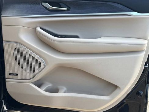 Used 2022 Jeep Grand Cherokee Limited w/ Luxury Tech Group II RWD image 20