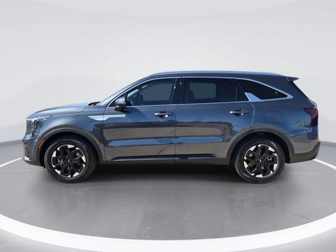 Used 2024 Kia Sorento S FWD image 5