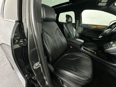 Used 2018 Lincoln MKC Reserve image 27