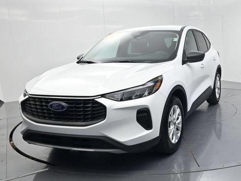 Used 2025 Ford Escape Active FWD image 3