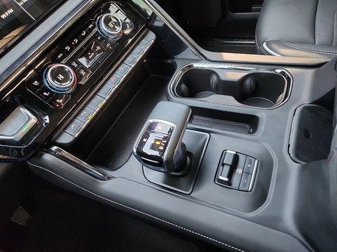 Used 2024 GMC Sierra 1500 AT4X image 25