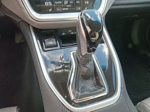 Used 2022 Subaru Outback Limited image 15