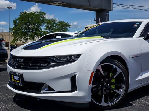 Used 2022 Chevrolet Camaro LT RWD image 2