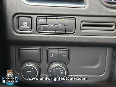 Used 2023 Chevrolet Suburban Premier image 26