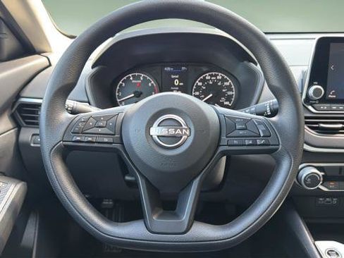 Certified 2025 Nissan Altima 2.5 S FWD image 12