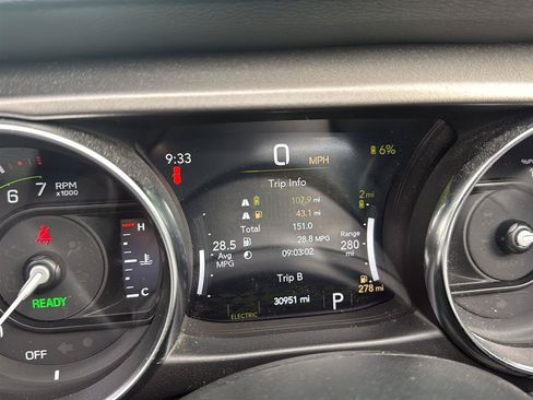 Used 2023 Jeep Wrangler Unlimited w/ Sun & Screen Package AWD/4WD image 48